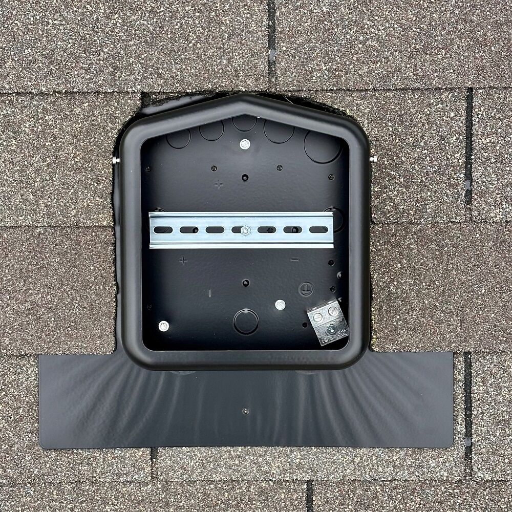 【未使用】solol - solworks model SolaDeck 0799-2B Original Flashed Roof Mount Metal Junction Box