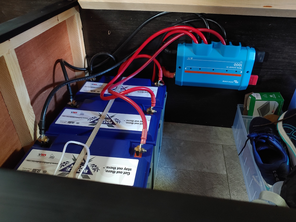 Victron Lithium Lynx Battery System with Monitor (Multiple Battery), RV  Solar Parts